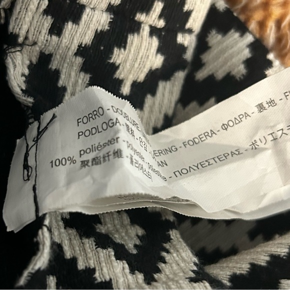 Zara | Aztec pattern white and black bodycon mini skirt size M - Picture 9 of 9